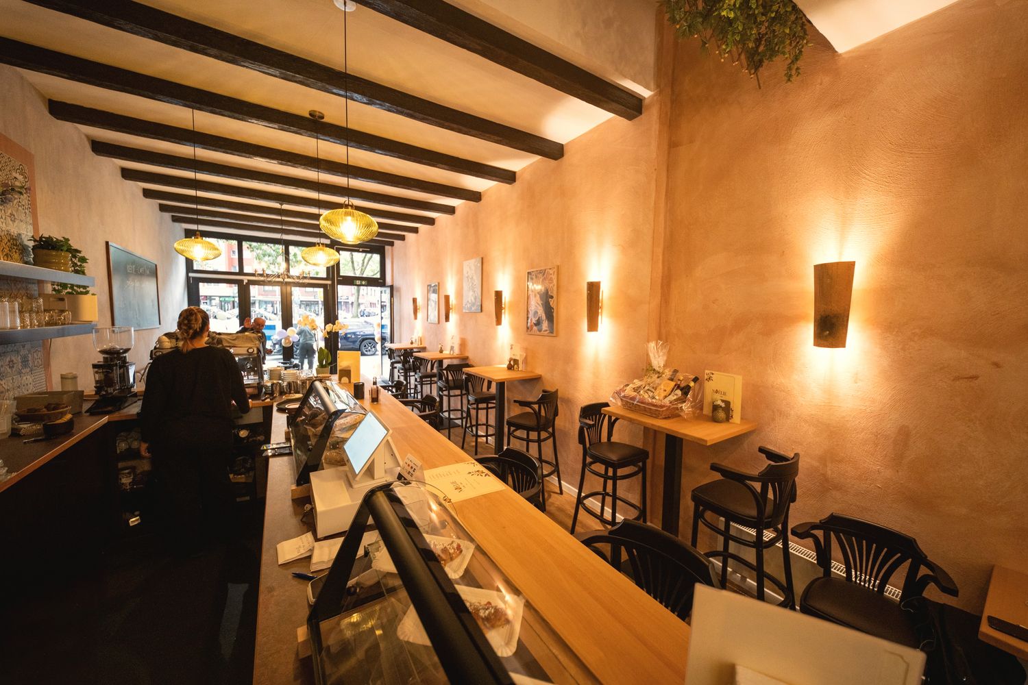 Gemütlicher Innenraum des Noélie Café | Bar in Bochum
